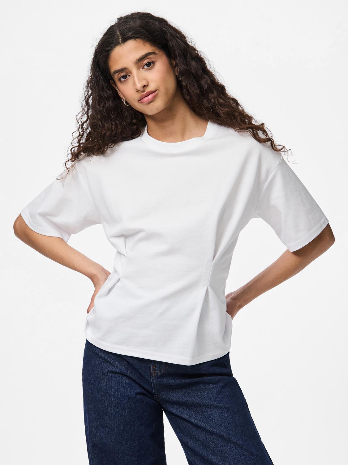 model_shot-front
